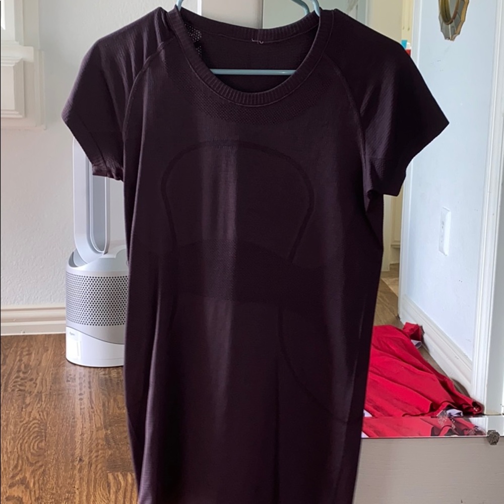 dark purple lululemon top